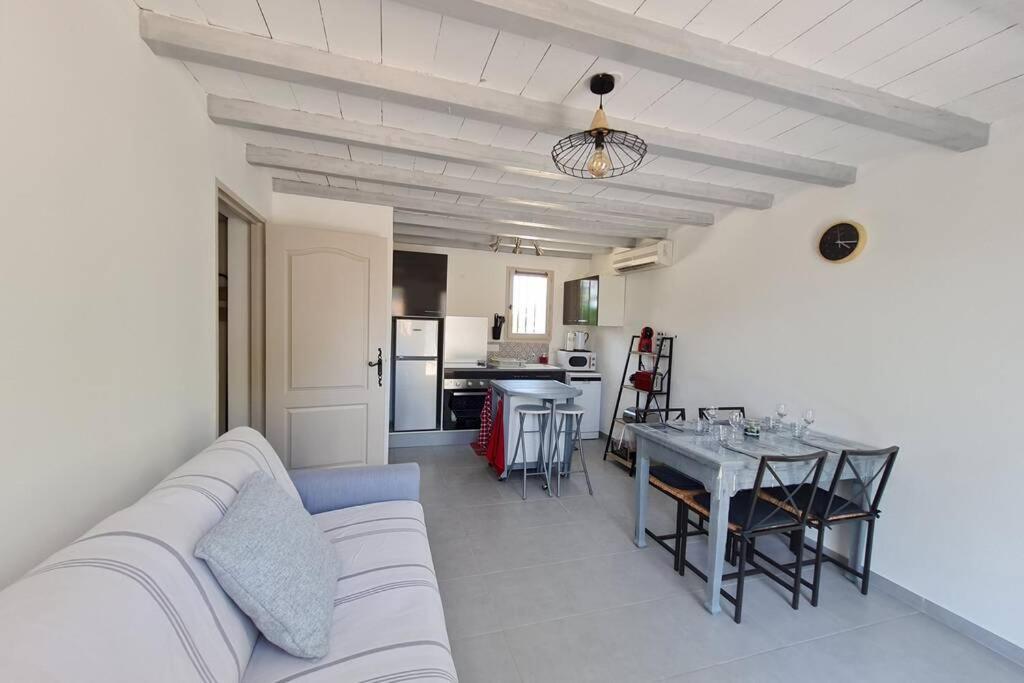 Appart Cosy Avec Son Exterieur Chaleureux,Piscine Et Parking Prive Фонвией Екстериор снимка
