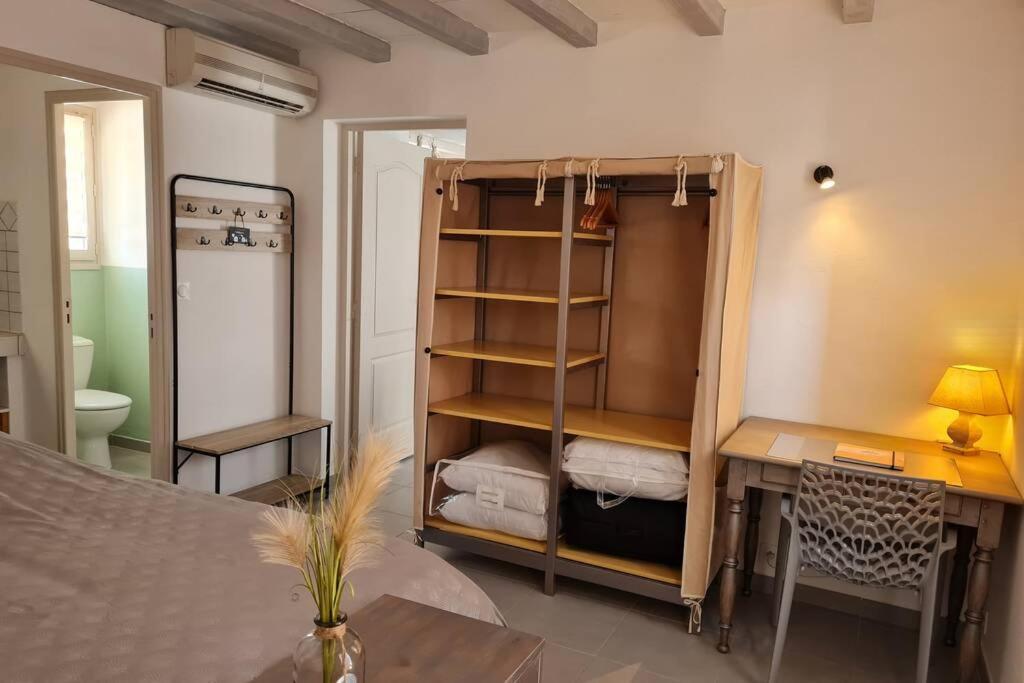 Appart Cosy Avec Son Exterieur Chaleureux,Piscine Et Parking Prive Фонвией Екстериор снимка