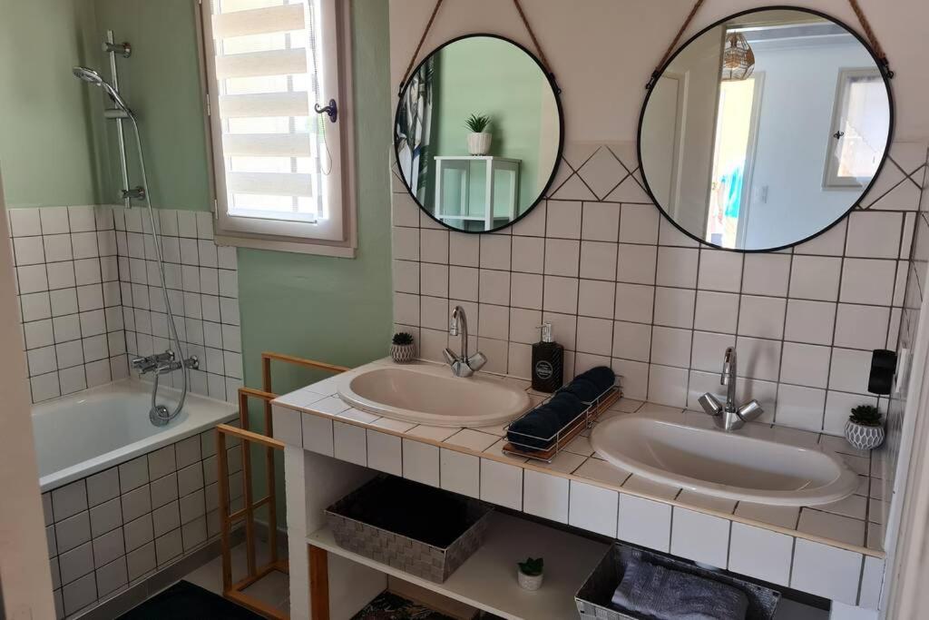 Appart Cosy Avec Son Exterieur Chaleureux,Piscine Et Parking Prive Фонвией Екстериор снимка