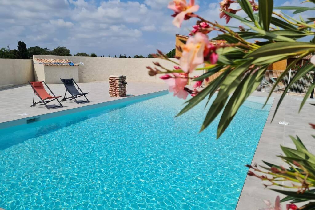 Appart Cosy Avec Son Exterieur Chaleureux,Piscine Et Parking Prive Фонвией Екстериор снимка
