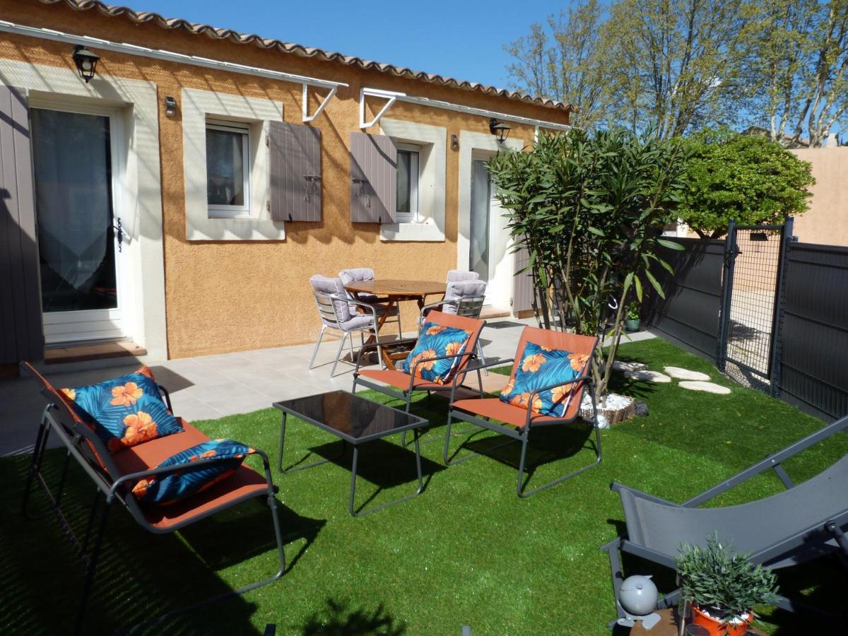 Appart Cosy Avec Son Exterieur Chaleureux,Piscine Et Parking Prive Фонвией Екстериор снимка