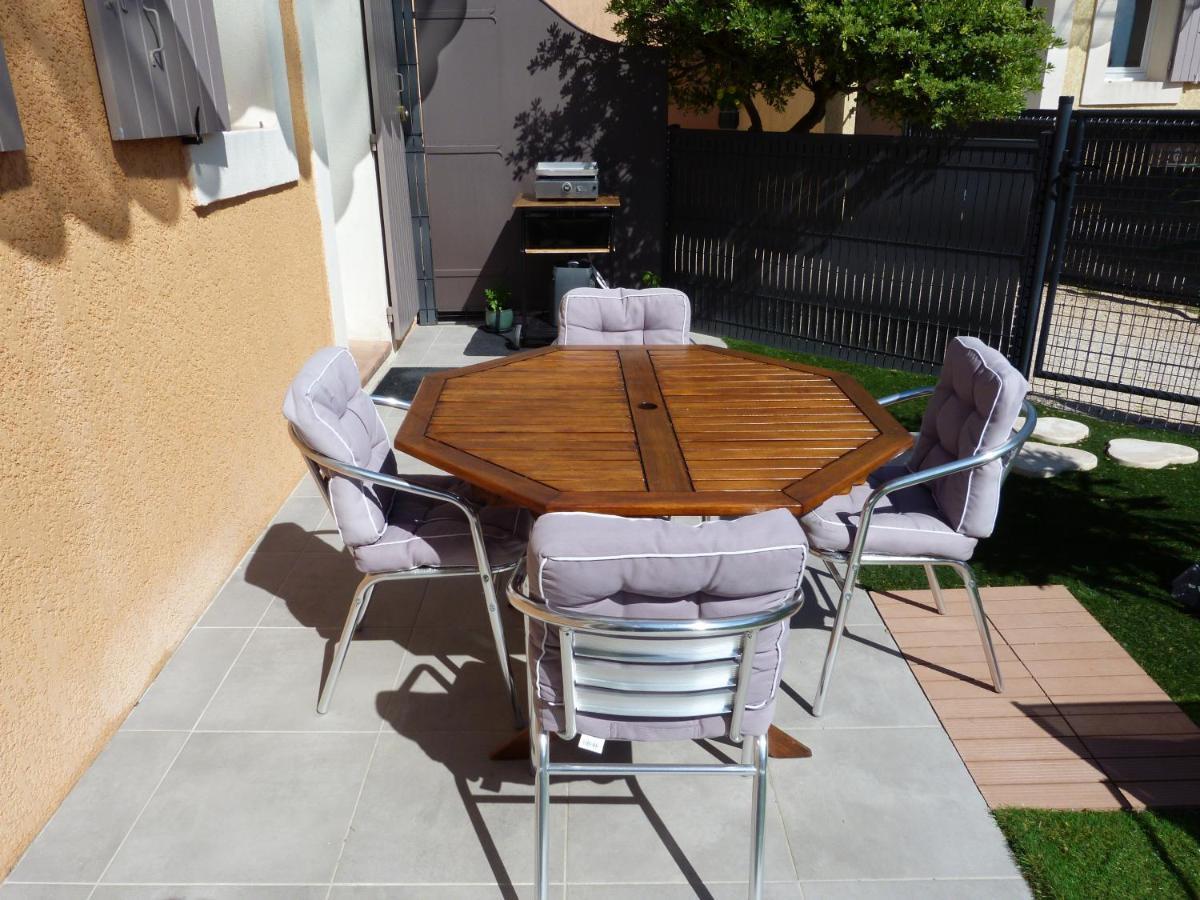 Appart Cosy Avec Son Exterieur Chaleureux,Piscine Et Parking Prive Фонвией Екстериор снимка
