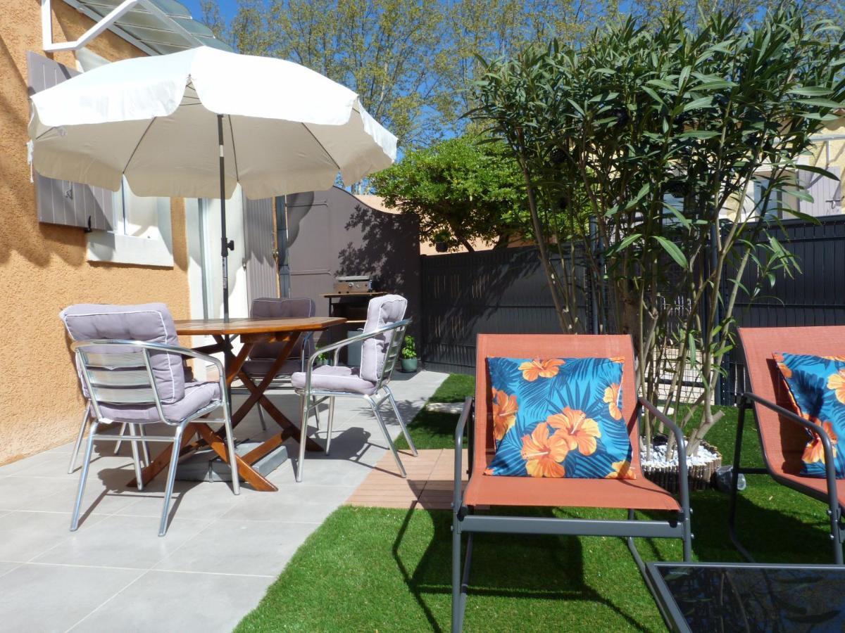 Appart Cosy Avec Son Exterieur Chaleureux,Piscine Et Parking Prive Фонвией Екстериор снимка